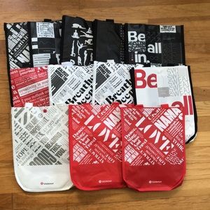 One Unused lululemon bag. Add to any bundle and it’s free